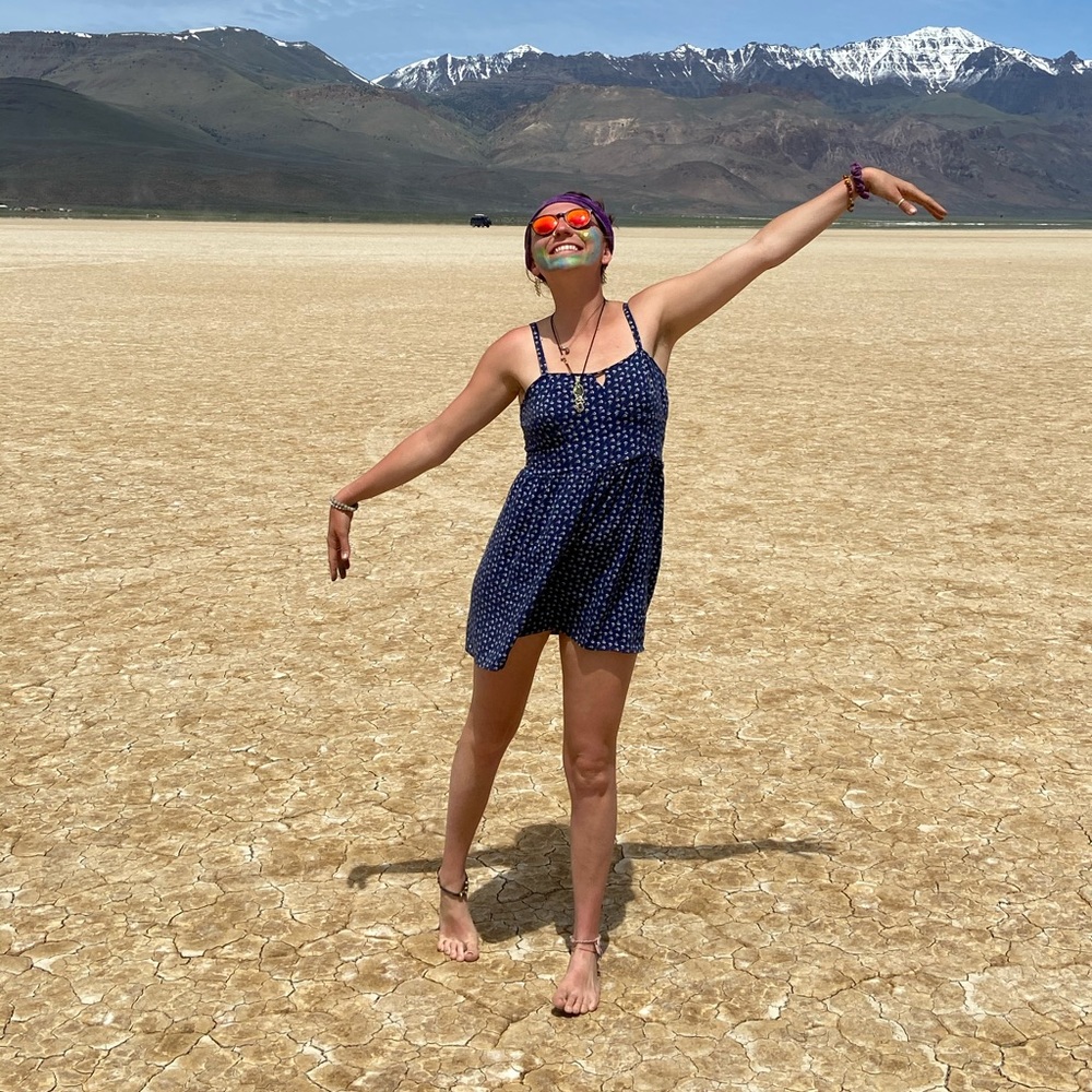 Meet your Posher, Leona